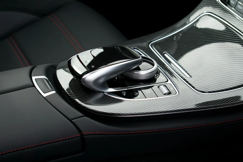 Wykorzystanie tworzyw sztucznych w branży samochodowej