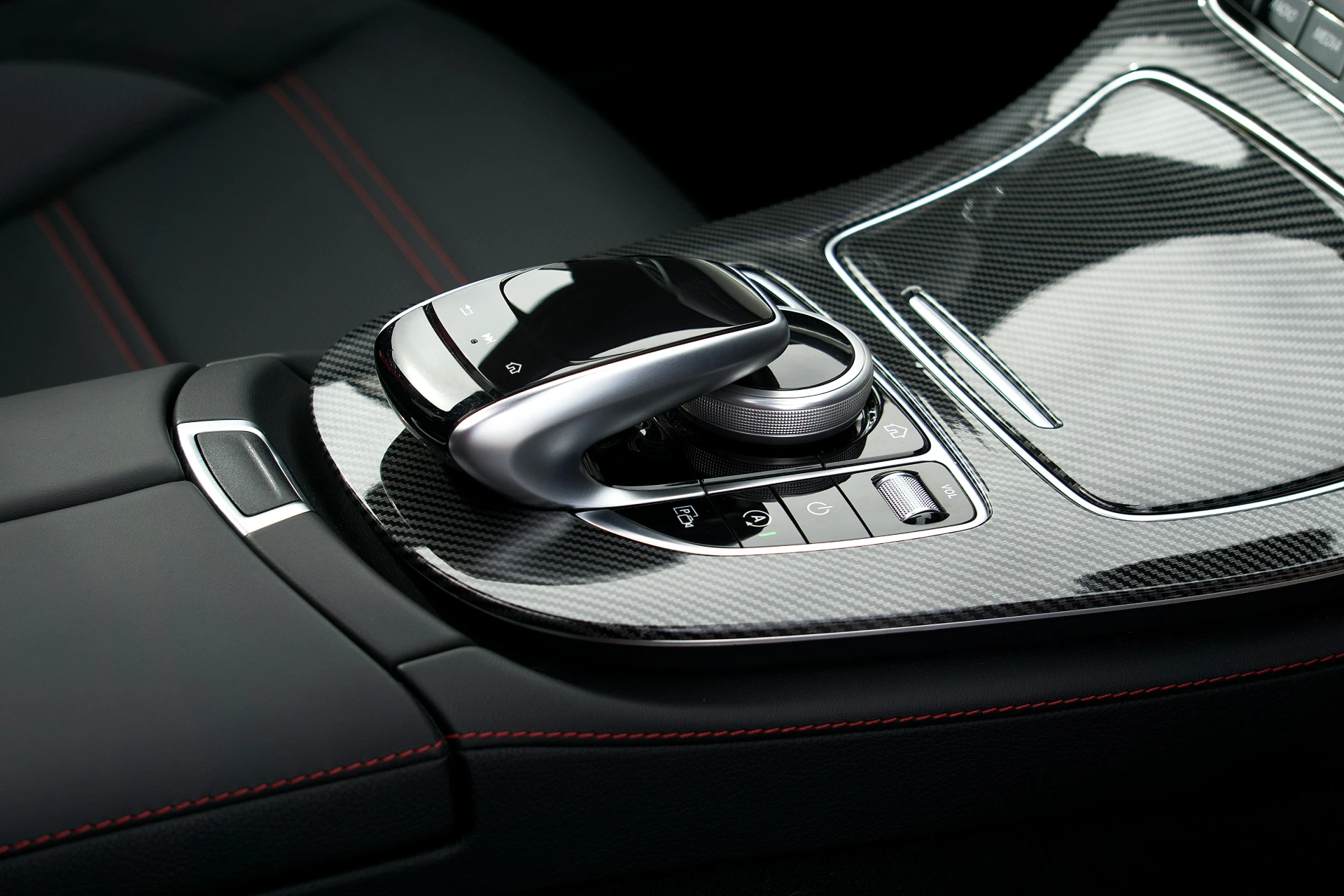 Wykorzystanie tworzyw sztucznych w branży samochodowej